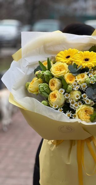 Букет (троянда піоновидна, танацетум, тюльпан, гербера, евкаліпт) 2466 фото