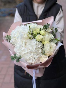 Букет (гортензія, троянди садова, троянда, фітоспорум,фрезія,ранункулюс) 1883 фото
