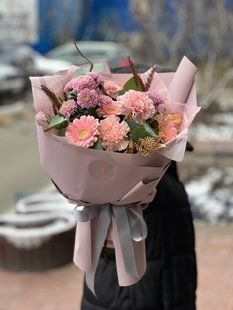 Букет (хризантема, гвоздика, гербера, скімія, евкаліпт, фістація, трітікум, корилус) 2484 фото