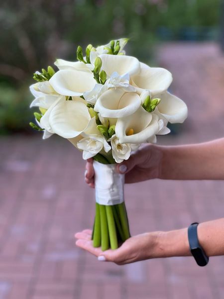 Calla's bridal bouquet 1