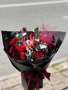 Букет (троянда, троянда садова, протея, брунія, евкаліпт, леукодендрон) 2844 фото
